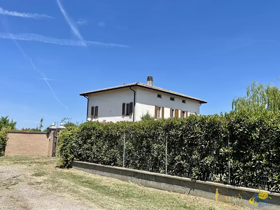 Immagine 5 di Villa in vendita  in Strada Dani Maestà a Parma