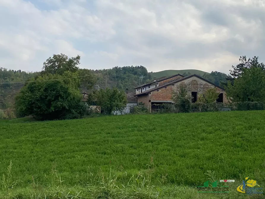 Immagine 1 di Porzione di casa in vendita  in Strada Mulino Segantini Stecchina a Medesano