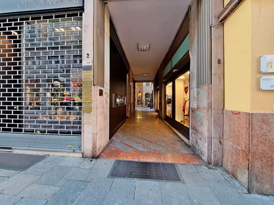 Immagine 23 di Locale commerciale in vendita  in Via Carlo Goldoni 5 a Parma