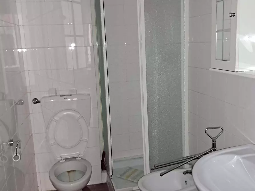 Immagine 16 di Bilocale in vendita  in Via Carlo Goldoni 5 a Parma