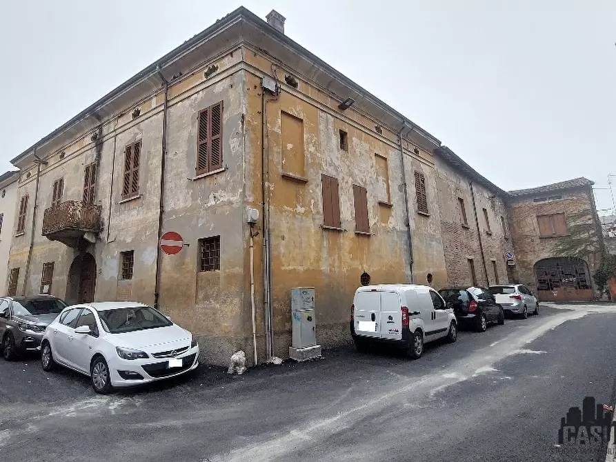 Immagine 1 di Palazzo in vendita  a Viadana