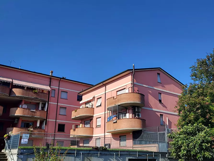 Immagine 1 di Pentalocale in vendita  in Via Domenico Pedretti 9 a Parma