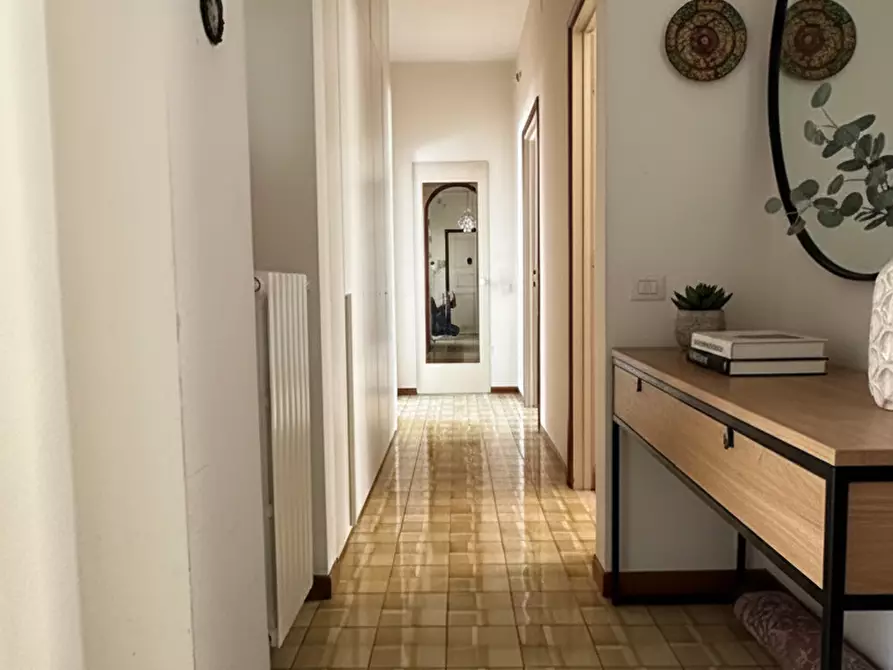 Immagine 9 di Trilocale in vendita  in Strada Luigi Carlo Farini 70 a Parma