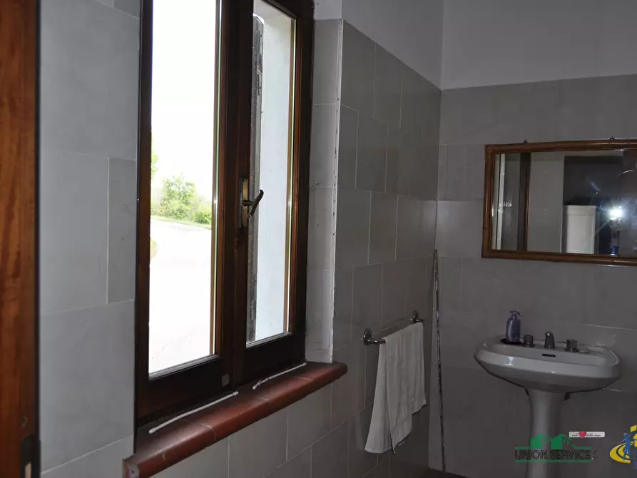 Immagine 23 di Porzione di casa in vendita  in Montesalso a Varano De' Melegari