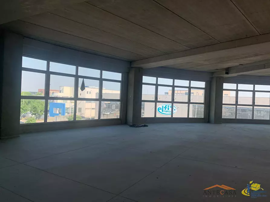 Immagine 4 di Ufficio in vendita  in Via Alfredo Veroni a Parma