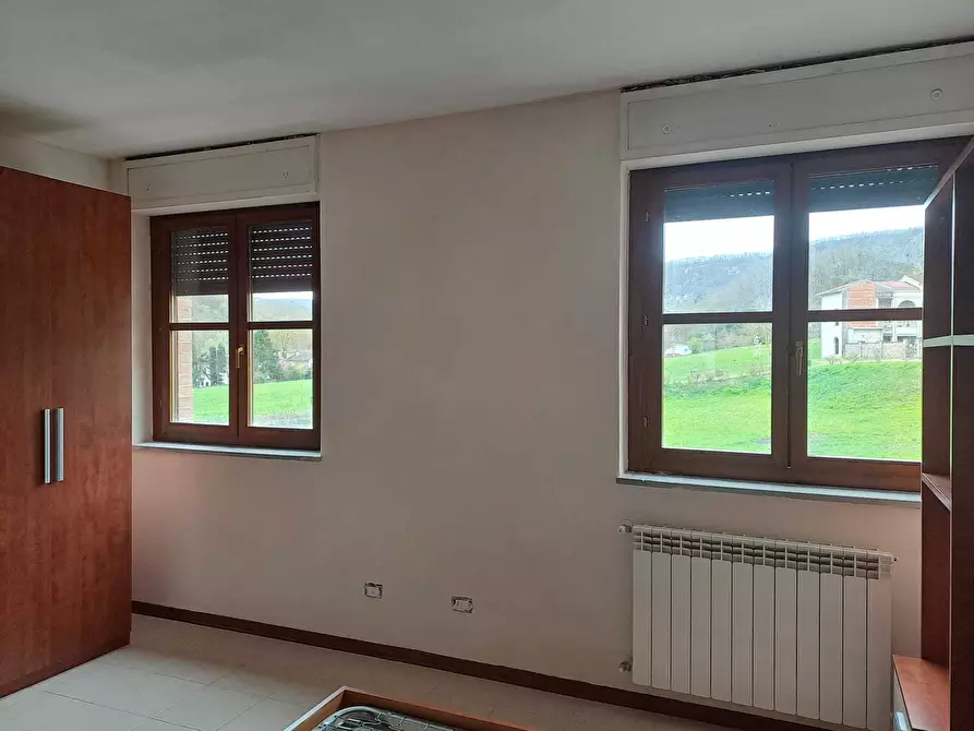 Immagine 12 di Bilocale in vendita  in Strada Valle 82 a Medesano