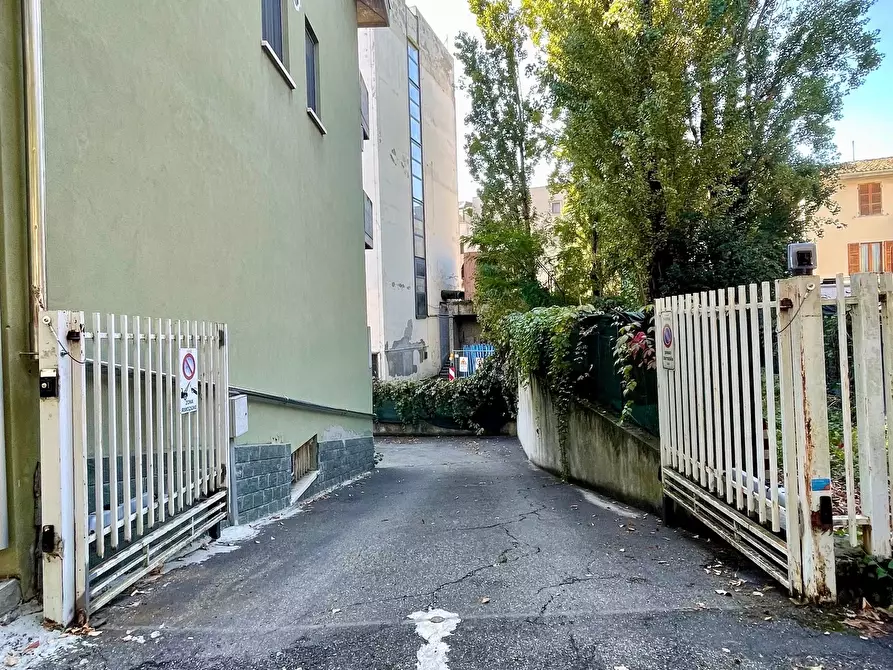 Immagine 6 di Garage in vendita  in VIALE PIACENZA 18 a Parma