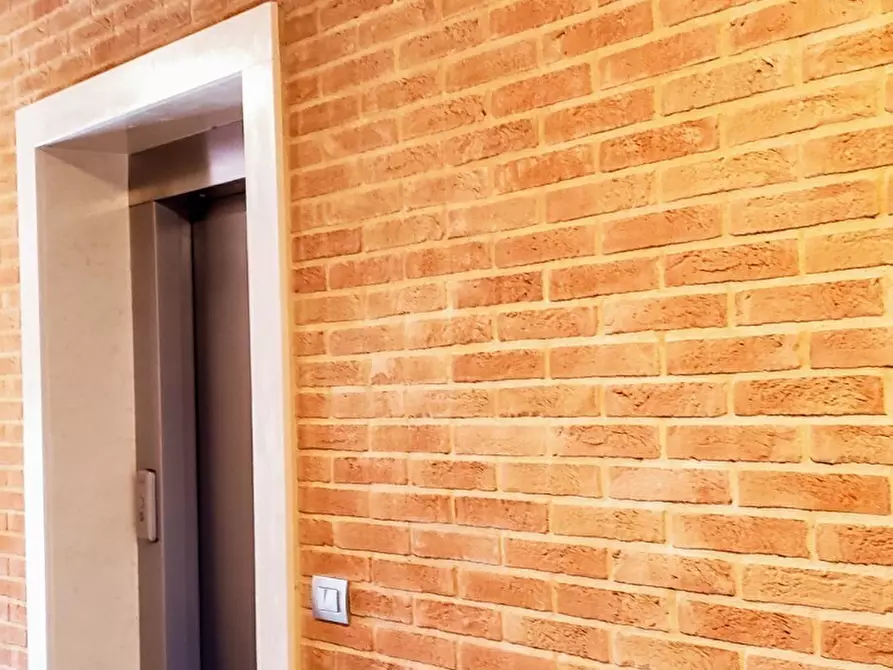 Immagine 21 di Bilocale in affitto  in Viale Tanara a Parma