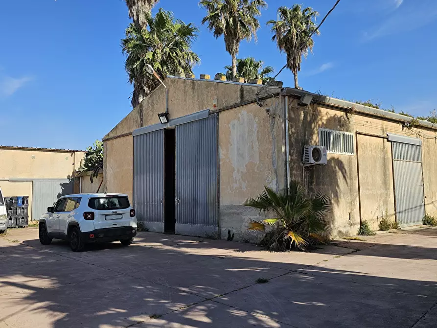 Immagine 1 di Magazzino in vendita  in Via Ferro di Cavallo 94/1 a Scicli