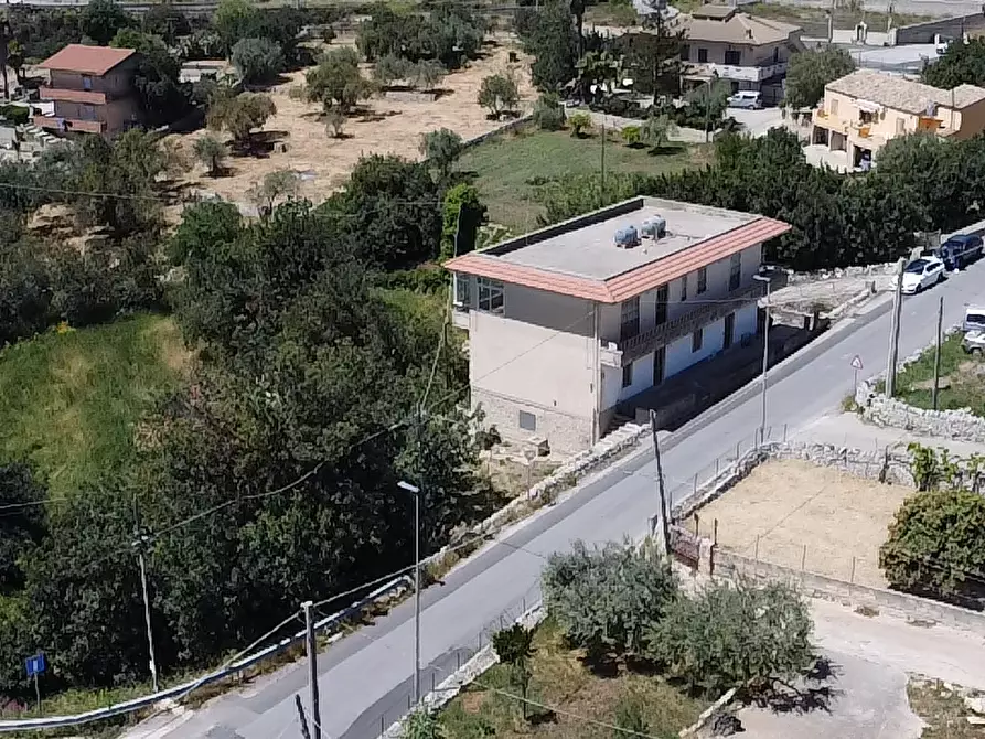 Immagine 3 di Casa bifamiliare in vendita  in Via Dente Crocicchia a Modica