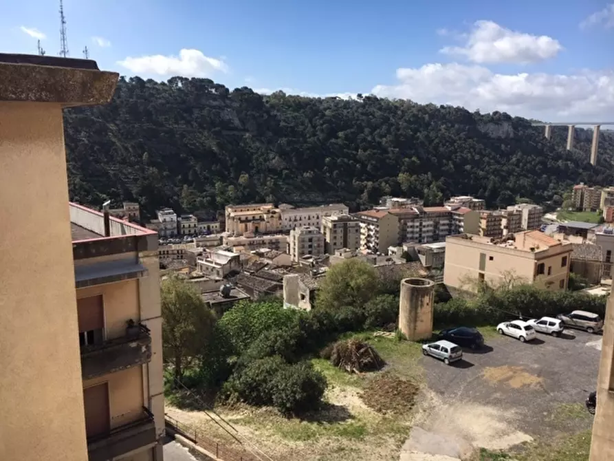 Immagine 8 di Appartamento in vendita  in VIA NAZARIO SAURO 1 a Modica