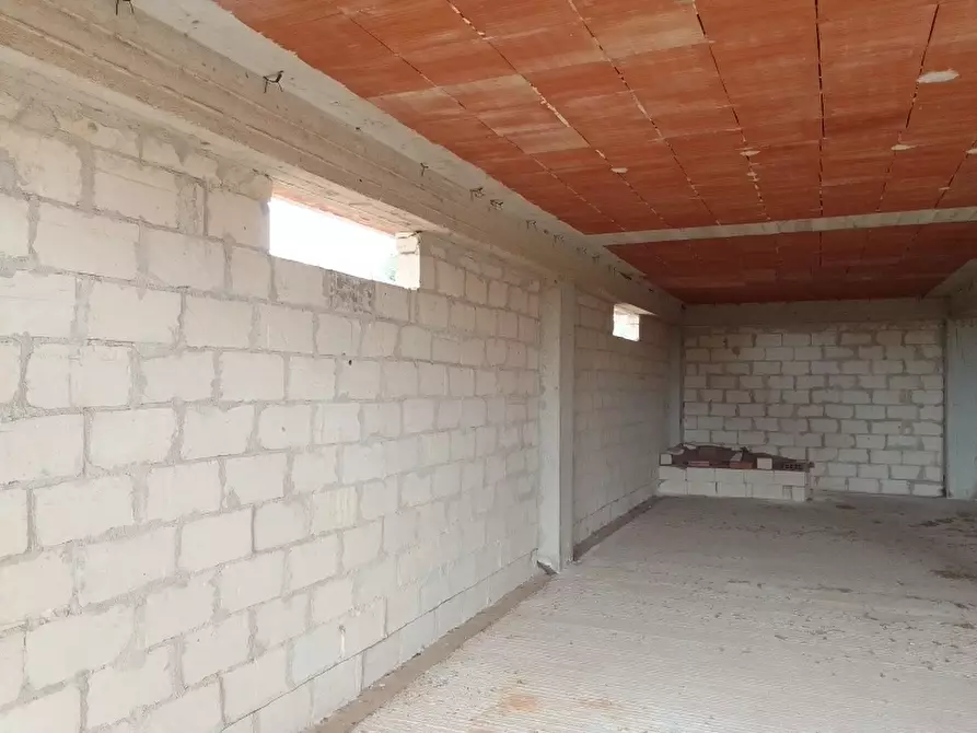 Immagine 8 di Locale commerciale in vendita  a Modica