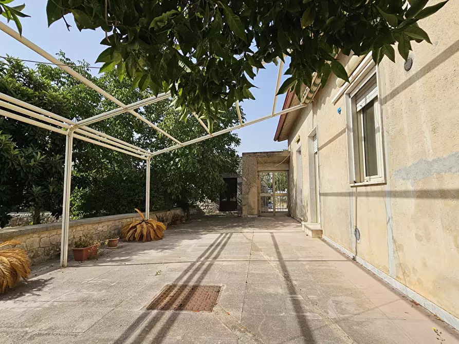 Immagine 4 di Villa in vendita  a Modica