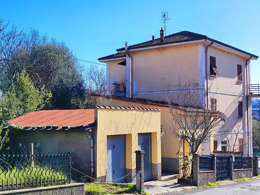 Immagine 3 di Casa semindipendente in vendita  in Via Aldo Moro 2 a Vezzano Ligure