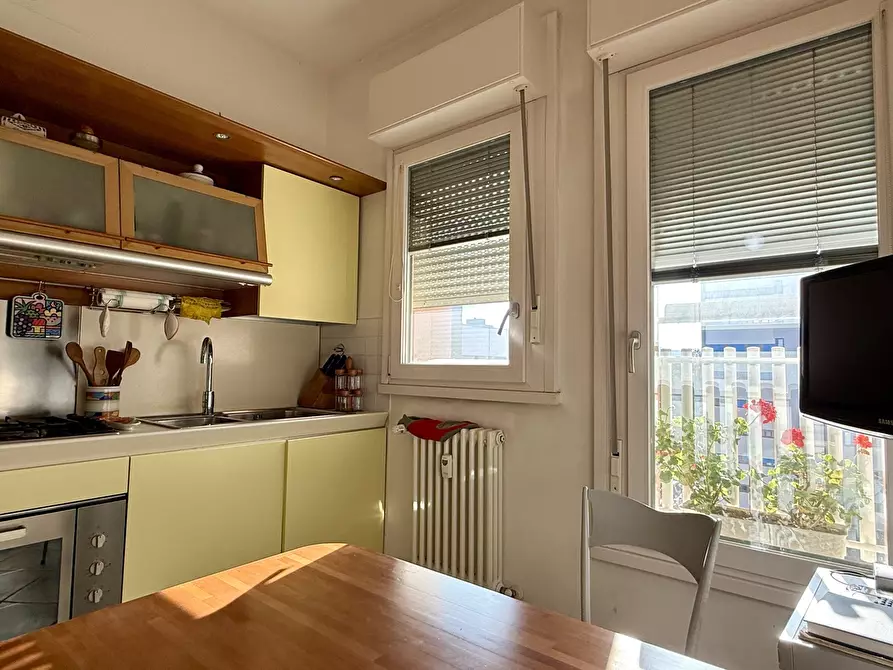 Immagine 18 di Pentalocale in vendita  in Via Allende 23 a Bologna