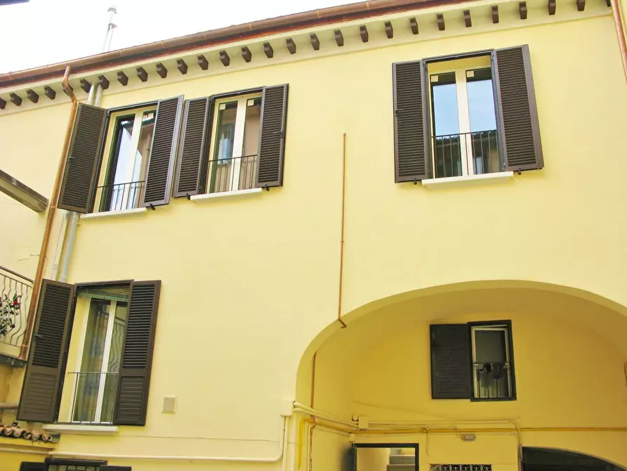 Immagine 2 di Bilocale in affitto  in Via Castiglione 51 a Bologna