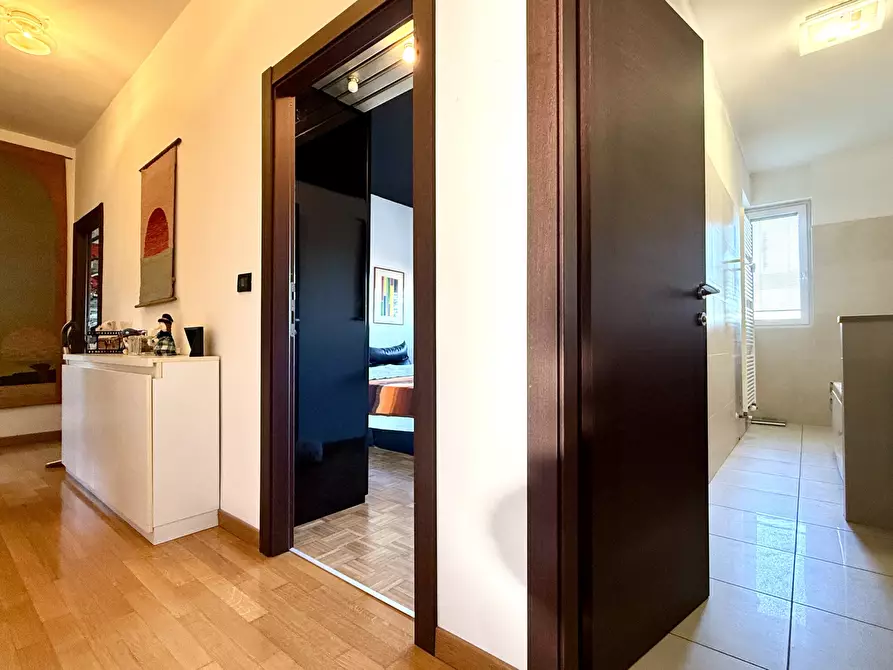 Immagine 27 di Pentalocale in vendita  in Via Allende 23 a Bologna