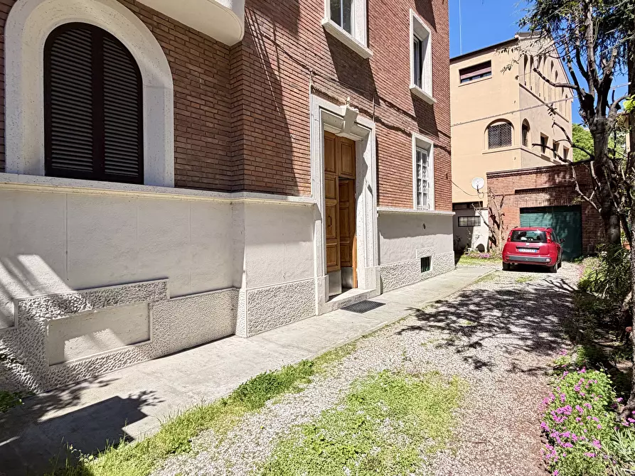 Immagine 5 di Quadrilocale in vendita  in Via Giuseppe Mazza 4 a Bologna