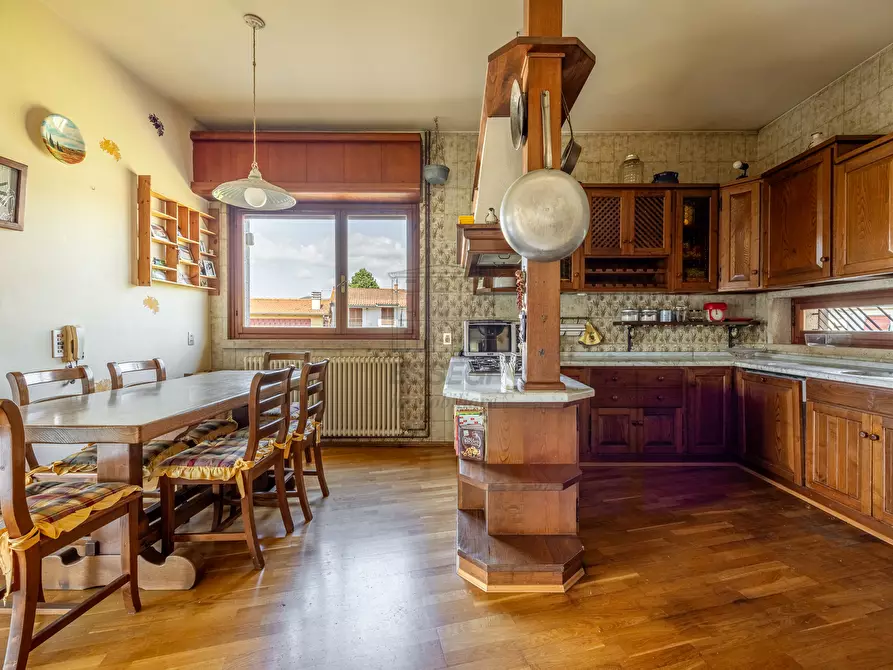 Immagine 9 di Villa in vendita  in Via dei Pellegrini a Lucca