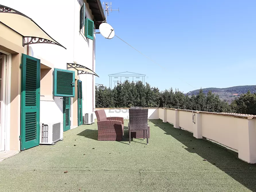 Immagine 10 di Villa in vendita  in vicopelago a Lucca