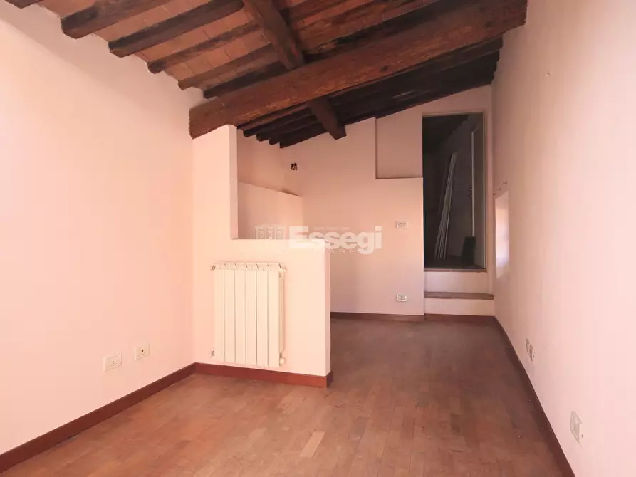 Immagine 12 di Appartamento in vendita  in Piazza Sant'Agostino 3 a Lucca