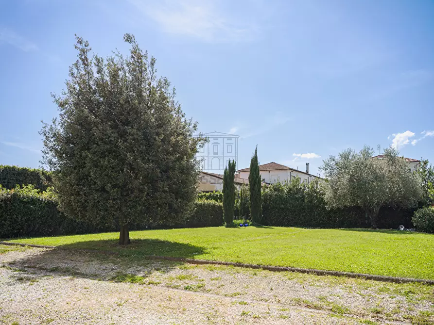 Immagine 61 di Villa in vendita  a Lucca