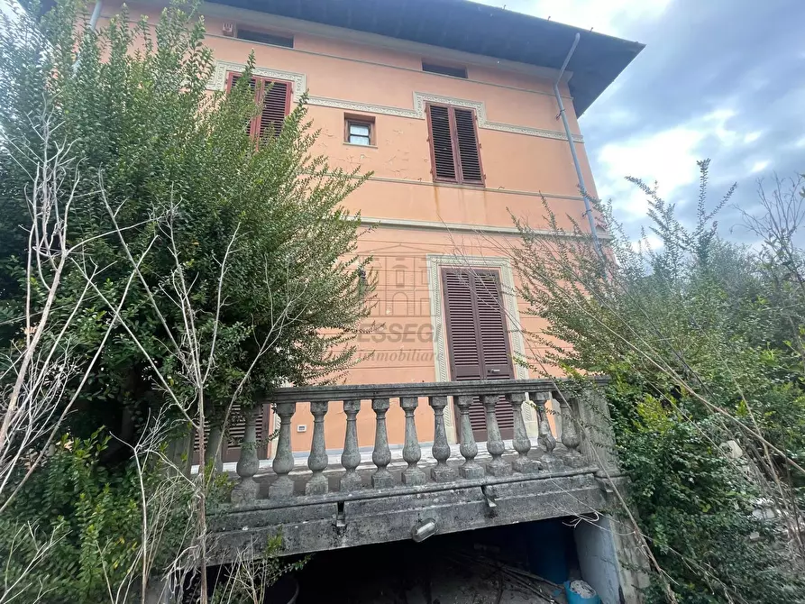 Immagine 4 di Villa in vendita  in Viale Luporini 97 a Lucca