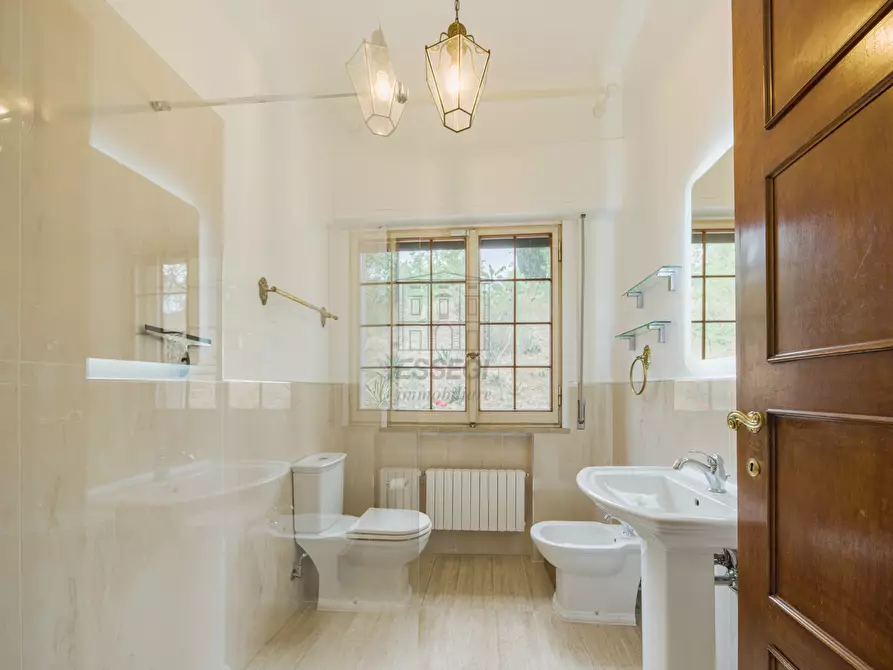Immagine 32 di Villa in vendita  in Via dei Poveri Vecchi 749 a Lucca