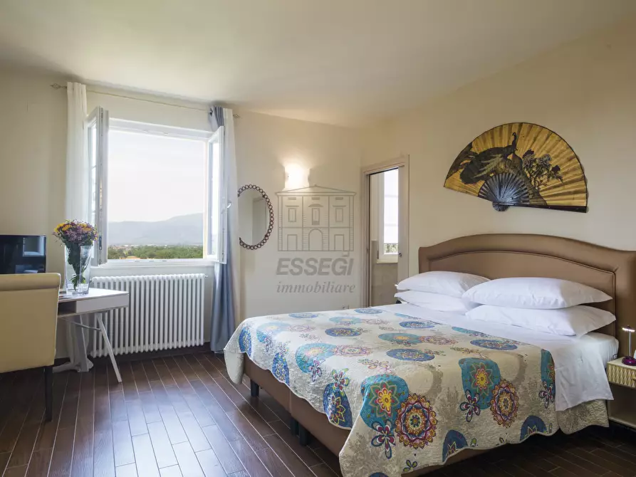 Immagine 41 di Rustico / casale in vendita  in Via di Montecarlo 59 a Lucca