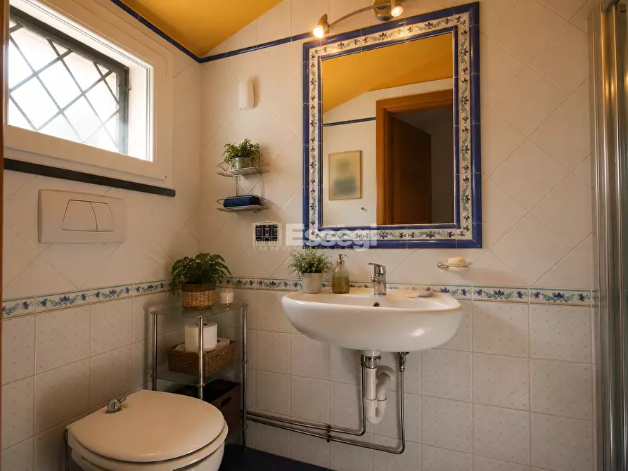 Immagine 11 di Villa in vendita  in Via Pesciatina 1194 a Lucca