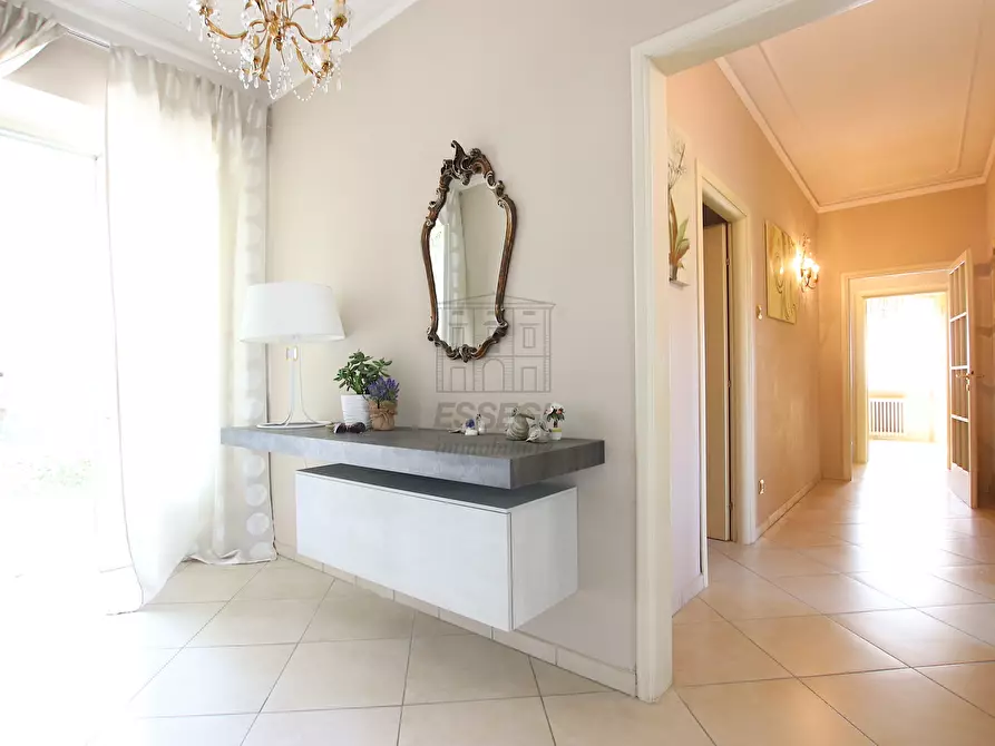Immagine 7 di Villa in vendita  in Via del Brennero a Lucca