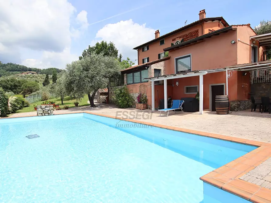 Immagine 1 di Rustico / casale in vendita  in Via Pieroni a Lucca