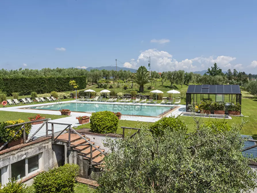 Immagine 7 di Rustico / casale in vendita  in Via di Montecarlo 59 a Lucca