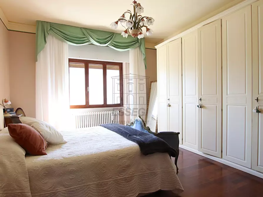 Immagine 30 di Villa in vendita  in Via Comunale Campolungo 51 a Lucca