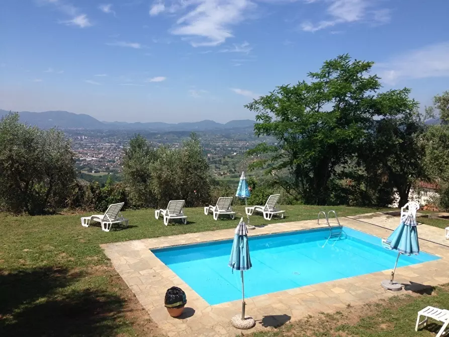 Immagine 81 di Rustico / casale in vendita  in Via di matraia a Lucca