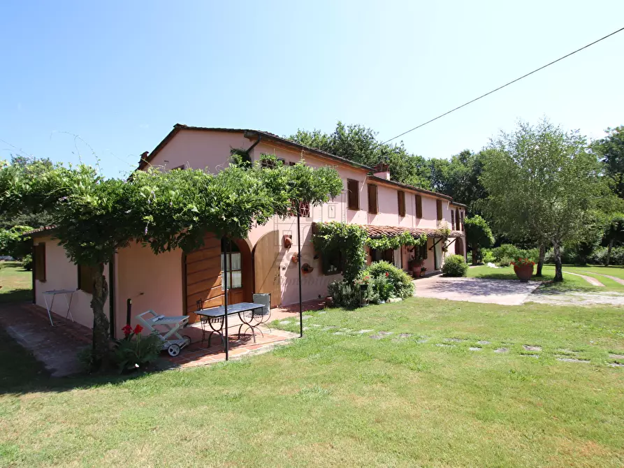 Immagine 38 di Rustico / casale in vendita  in Via della Chiesa di Gragnano a Lucca