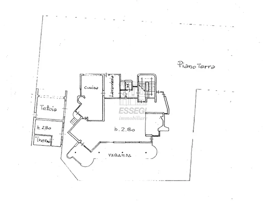 Immagine 39 di Villa in vendita  in Viale Cesare Biondi 68 a Barga