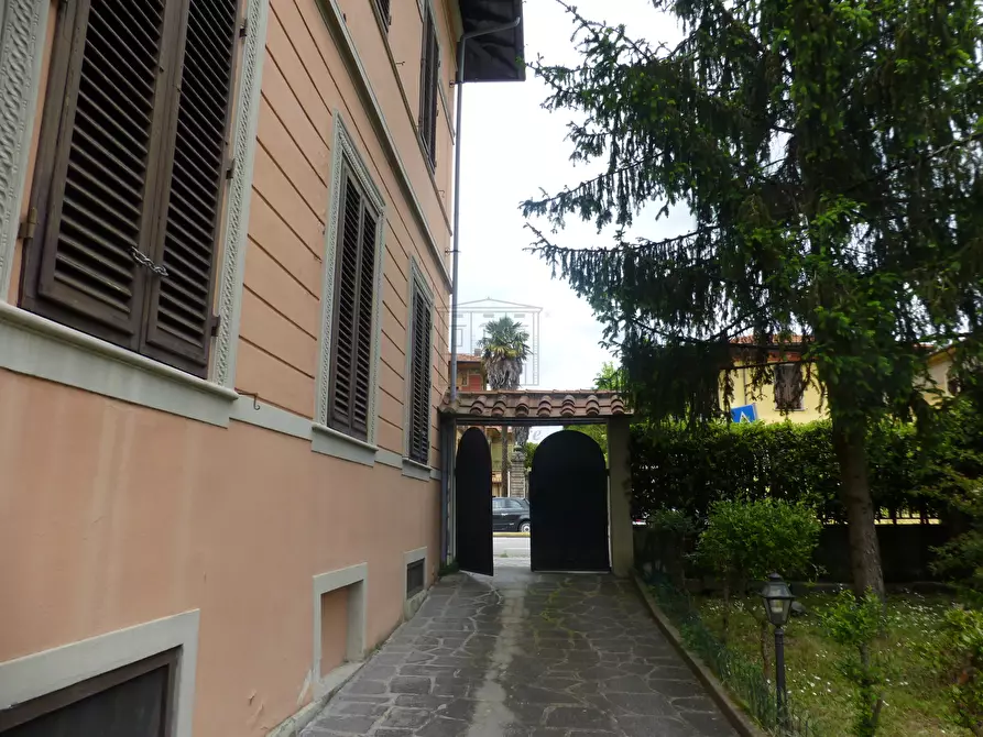 Immagine 7 di Villa in vendita  in Viale Luporini 97 a Lucca