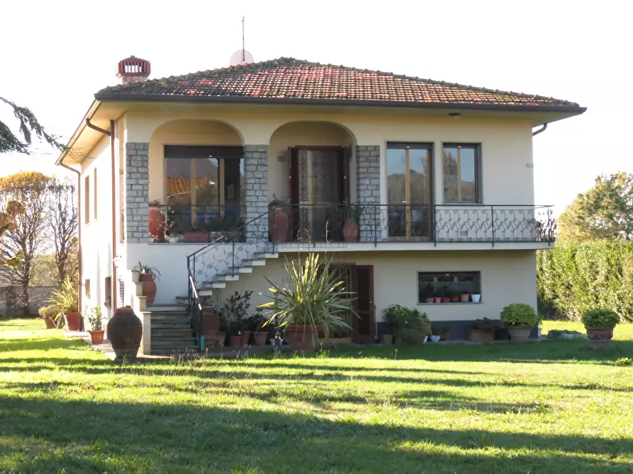 Immagine 1 di Villa in vendita  in Via Lombarda Lammari 47A a Capannori