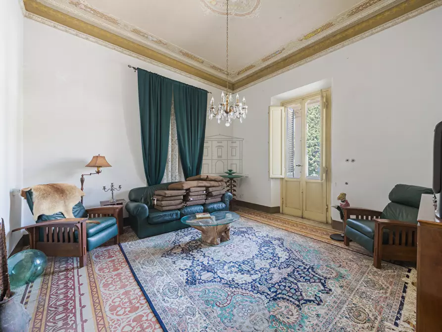 Immagine 8 di Villa in vendita  a Lucca