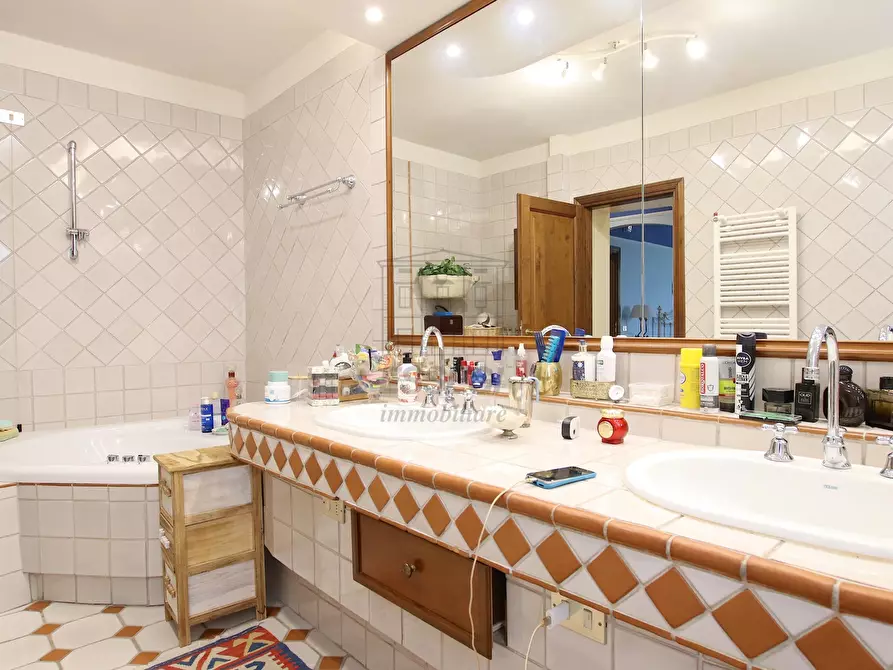 Immagine 24 di Rustico / casale in vendita  in Via Pieroni a Lucca