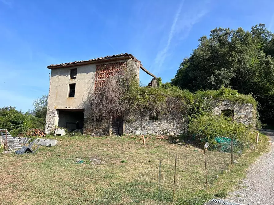 Immagine 1 di Rustico / casale in vendita  in via di villa pardini lucca a Lucca