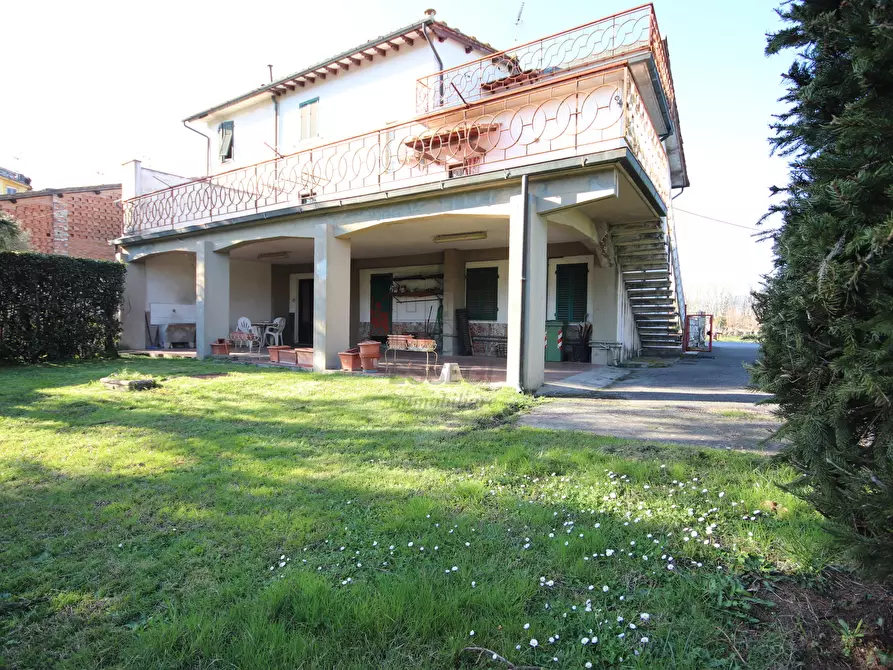 Immagine 27 di Casa bifamiliare in vendita  in Via Pisana 2140 a Lucca