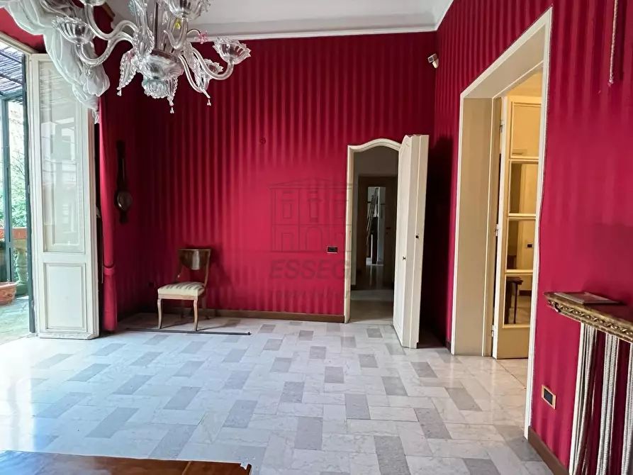 Immagine 7 di Appartamento in vendita  in Piazza San Michele 46 a Lucca