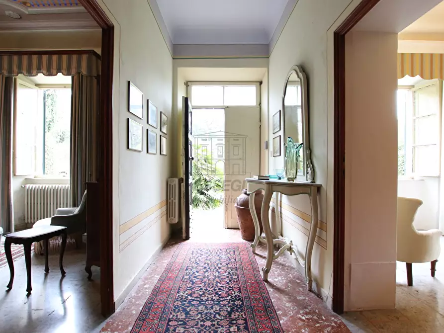 Immagine 9 di Villa in vendita  in via di montecatino a Lucca