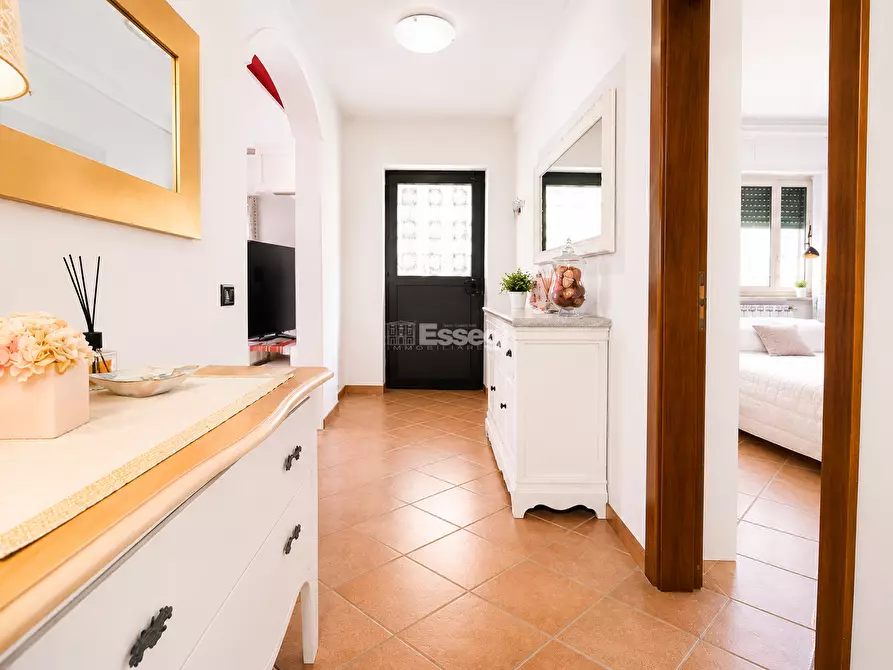 Immagine 2 di Appartamento in vendita  in Viale San Concordio 665 a Lucca
