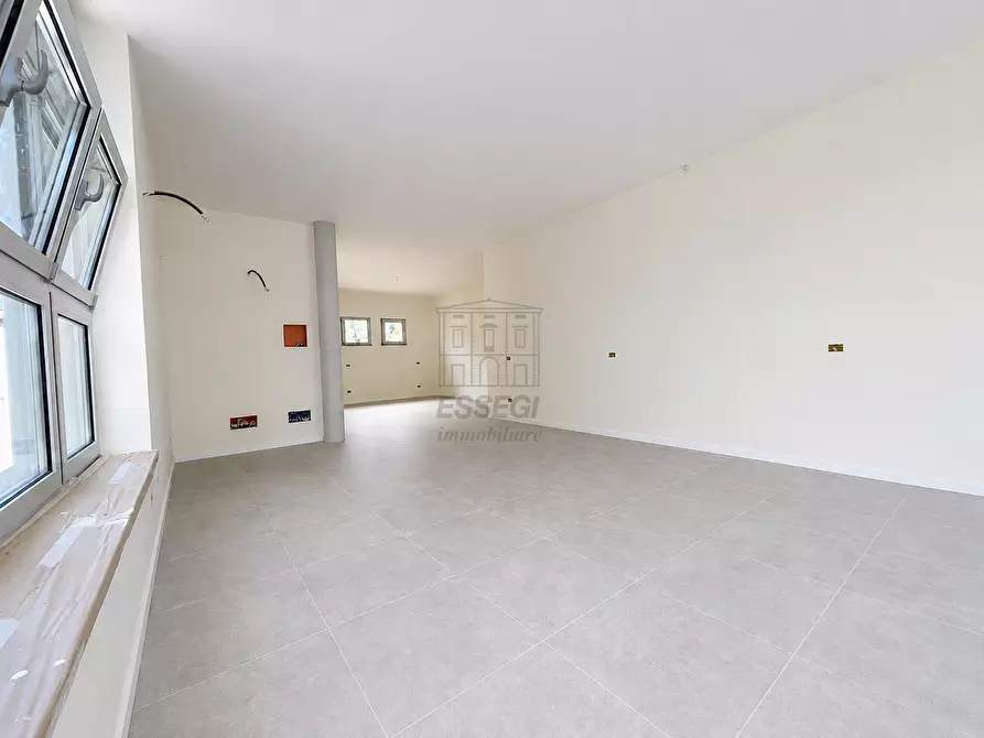 Immagine 4 di Attività artigianale in affitto  in Via della Chiesa Lunata 4 a Capannori