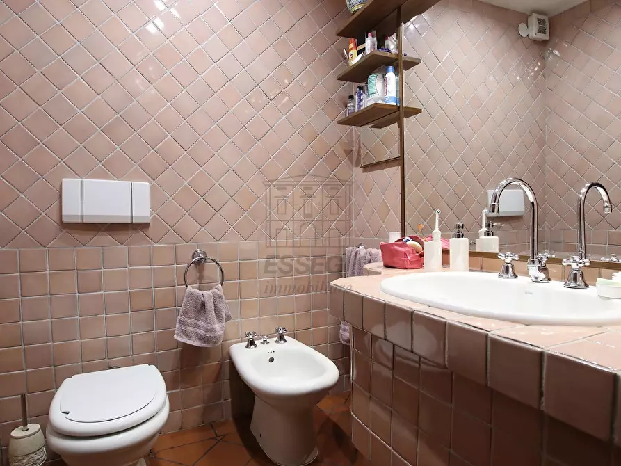 Immagine 18 di Rustico / casale in vendita  in Via Pieroni a Lucca