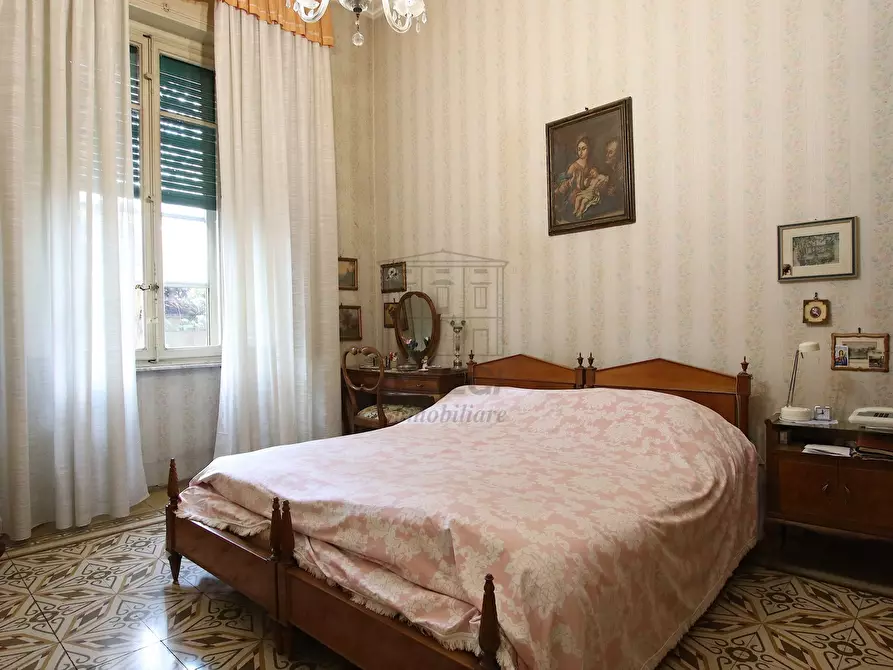 Immagine 18 di Villa in vendita  a Lucca