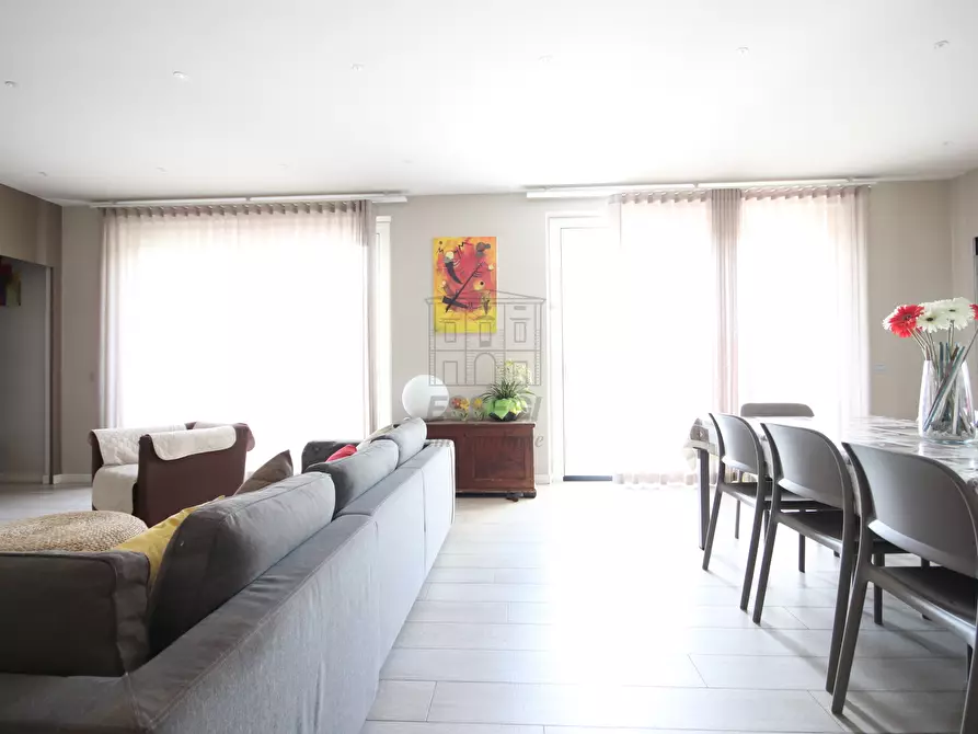 Immagine 19 di Villa in vendita  in Viale Prete a Capannori